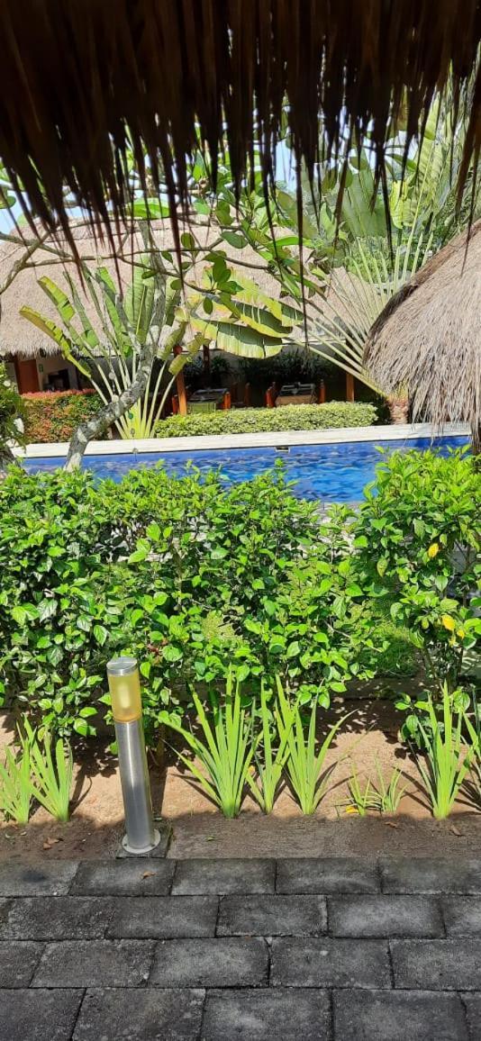 Mama Bella'S Retreat Senggigi Exterior foto