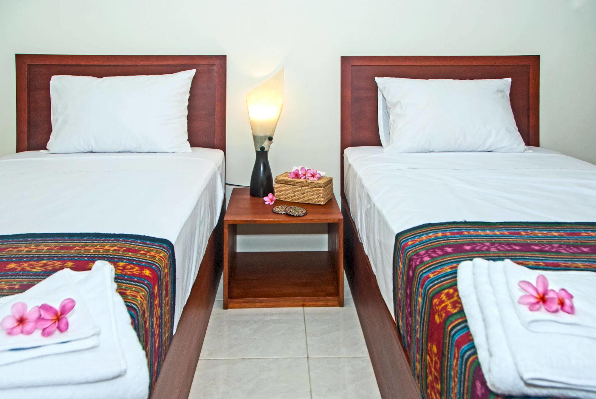 Mama Bella'S Retreat Senggigi Exterior foto
